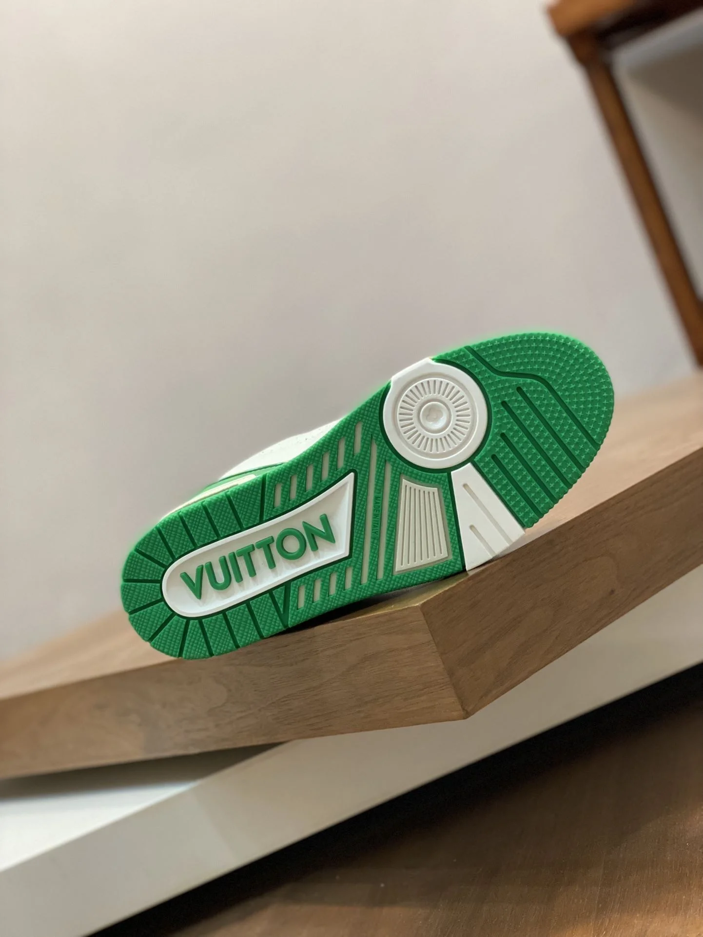 Louis Vuitton Trainer Sneaker EyeCatching 30957
