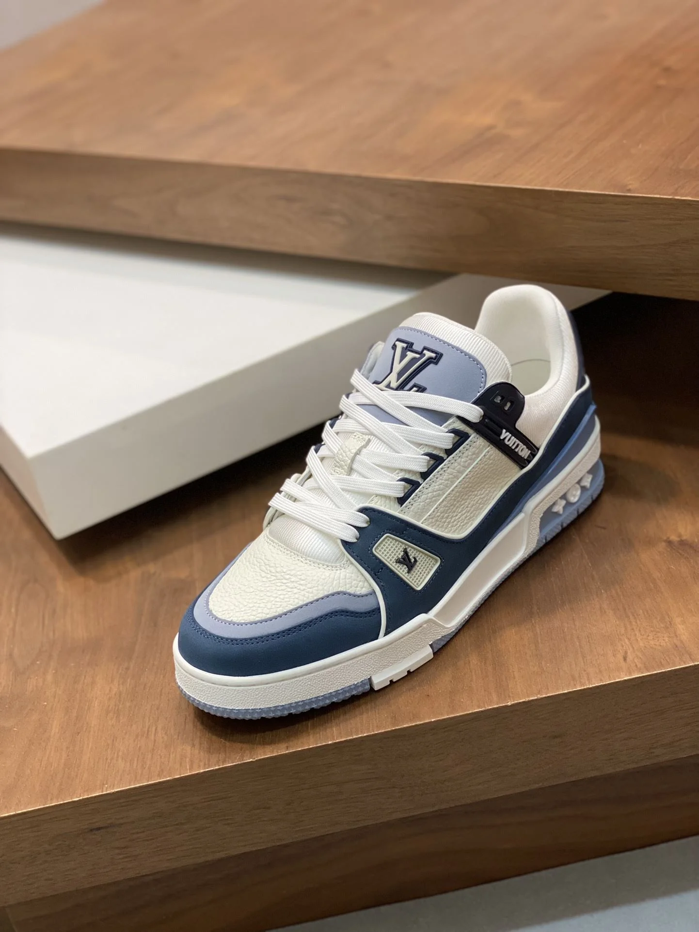 Louis Vuitton Trainer Sneaker HighQuality 30968