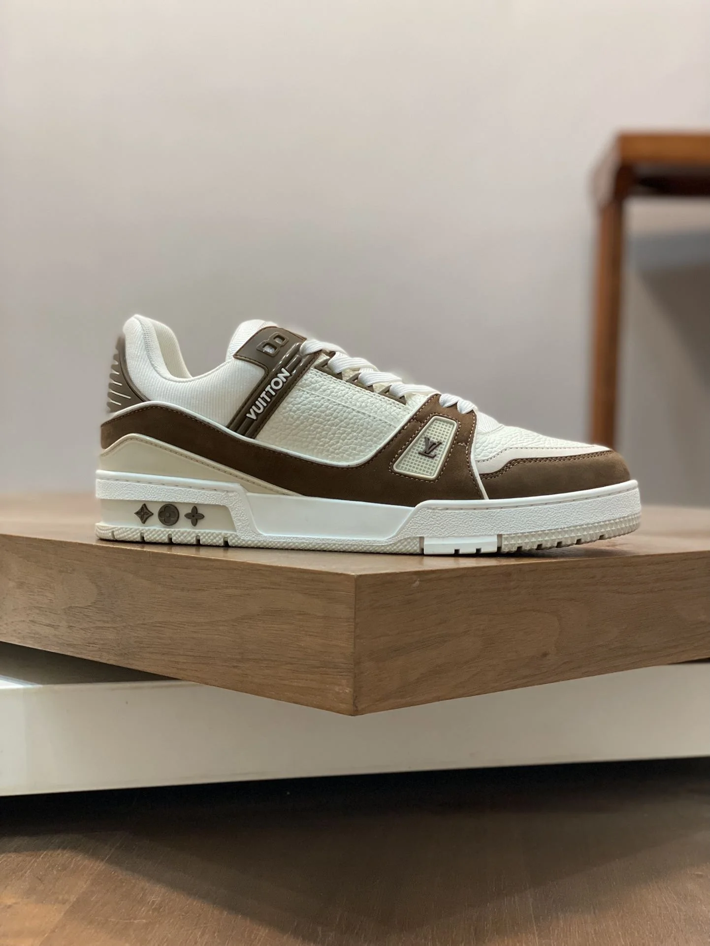 Practical Louis Vuitton Trainer Sneaker 30972