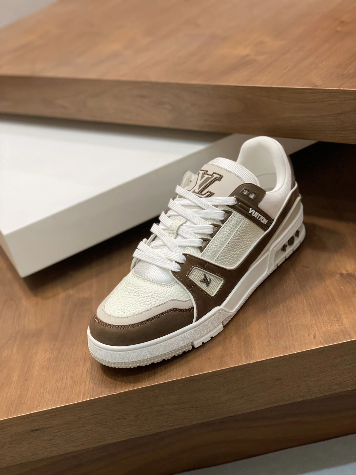 Practical Louis Vuitton Trainer Sneaker 30972