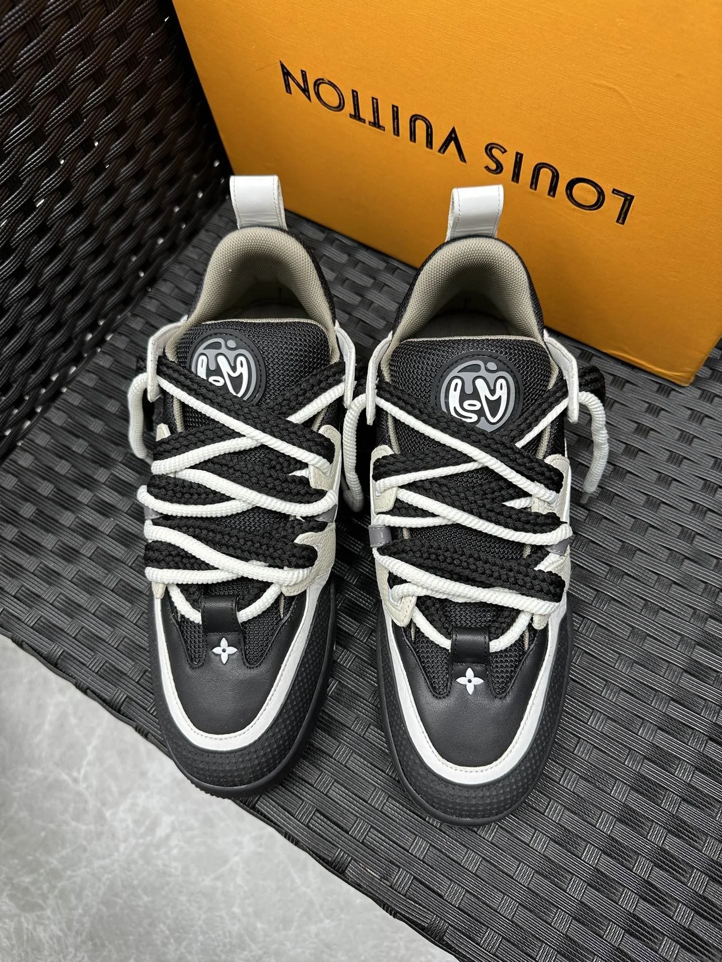 Louis Vuitton Trainer Sneaker FreshLook 30966