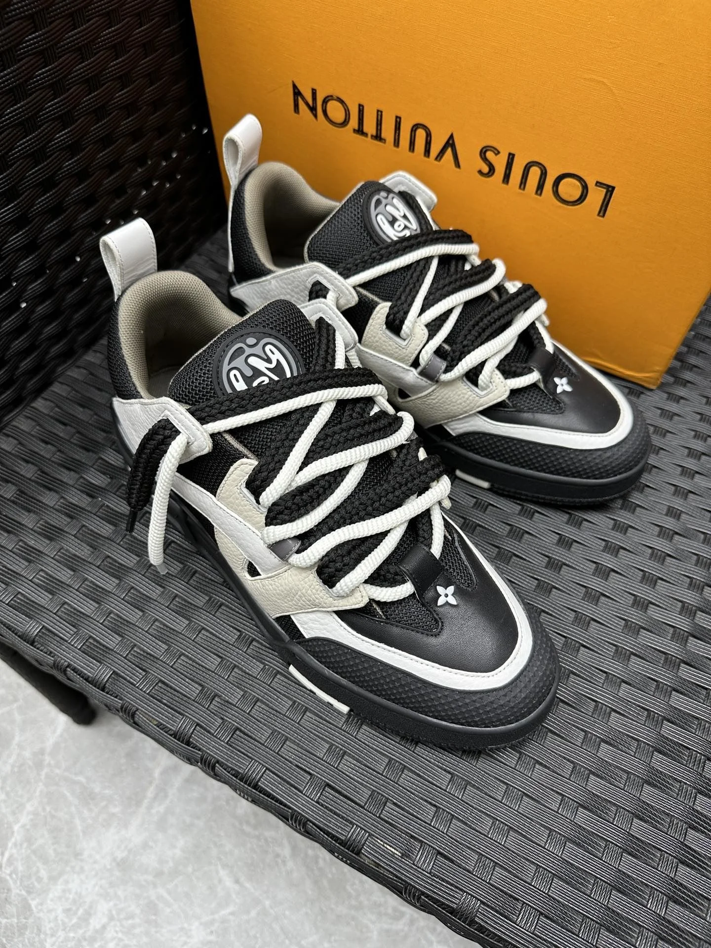 Louis Vuitton Trainer Sneaker FreshLook 30966