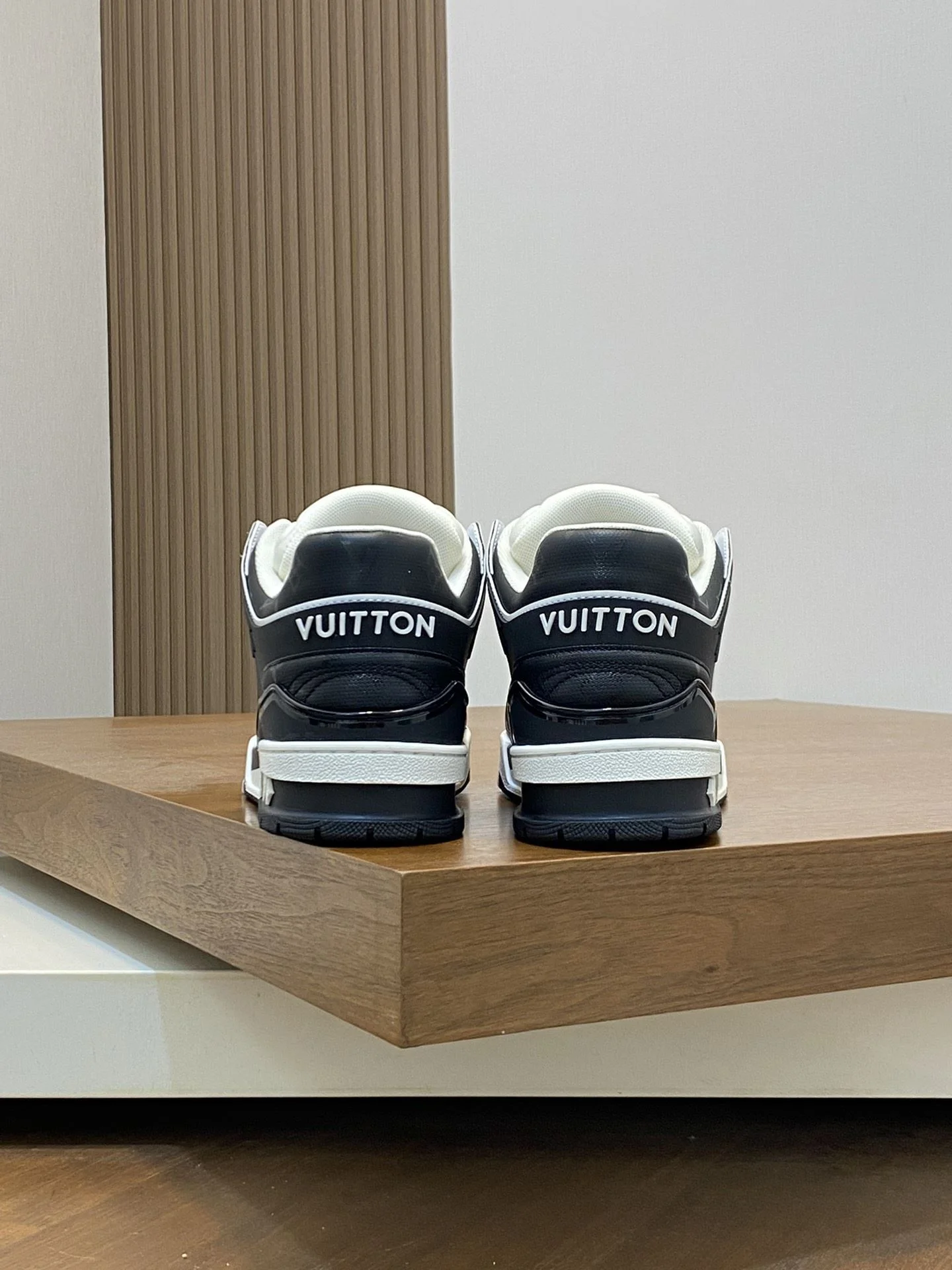TopPick Louis Vuitton Trainer Sneaker 30953