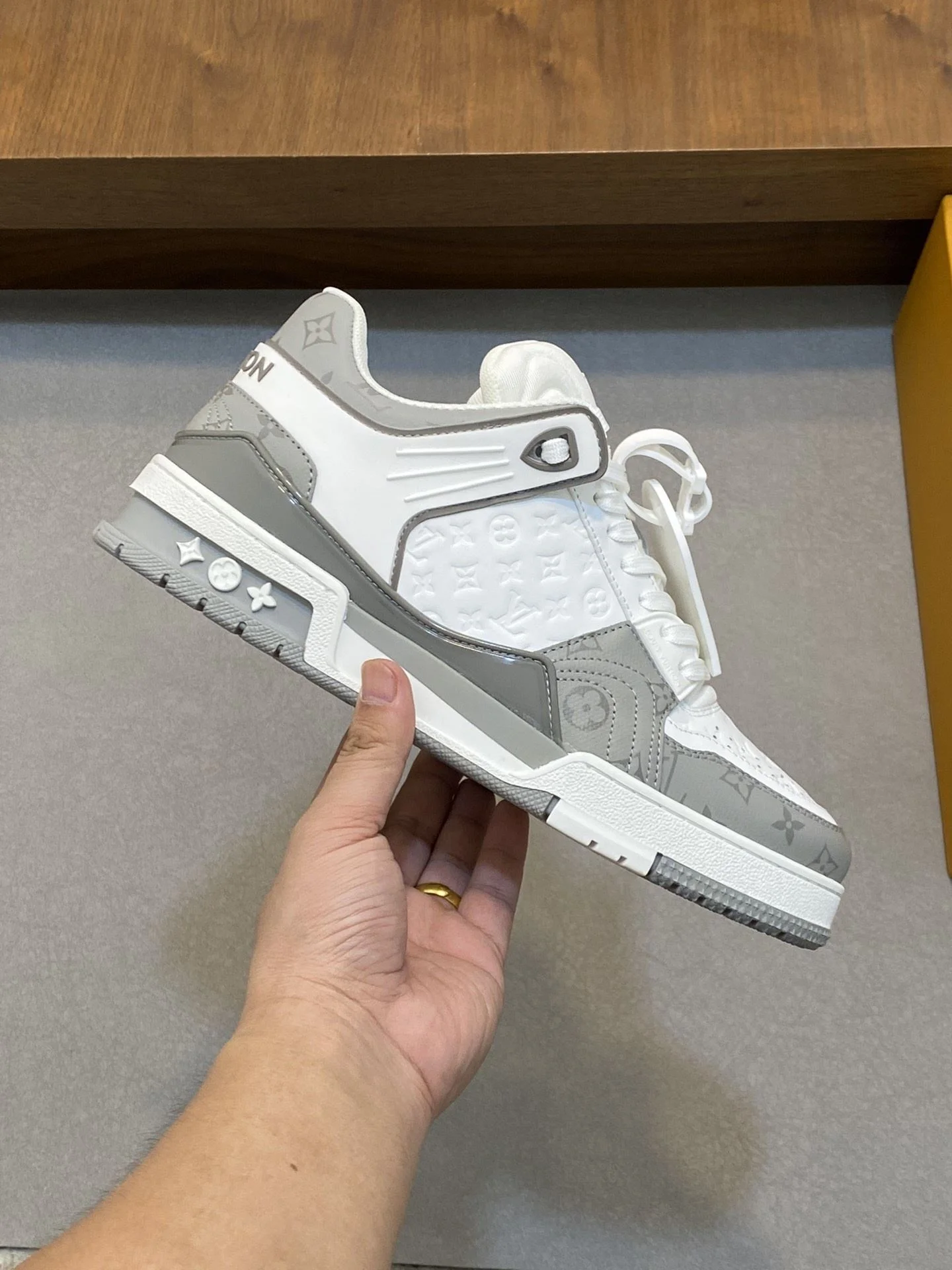 Modern Louis Vuitton Trainer Sneaker 30960