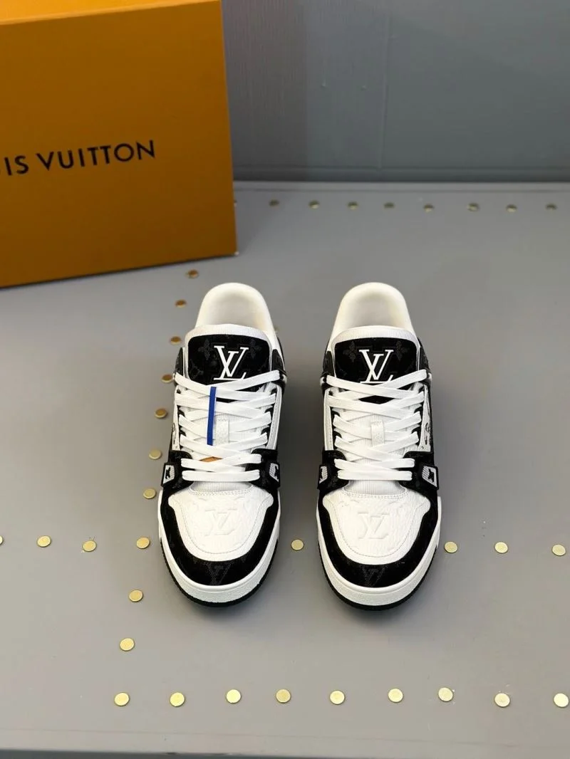 Louis Vuitton Trainer Sneaker Versatile 30971