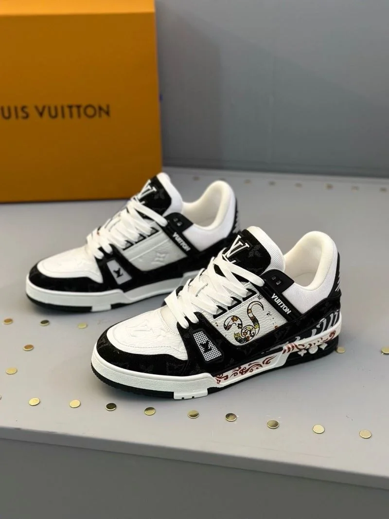 Louis Vuitton Trainer Sneaker Versatile 30971