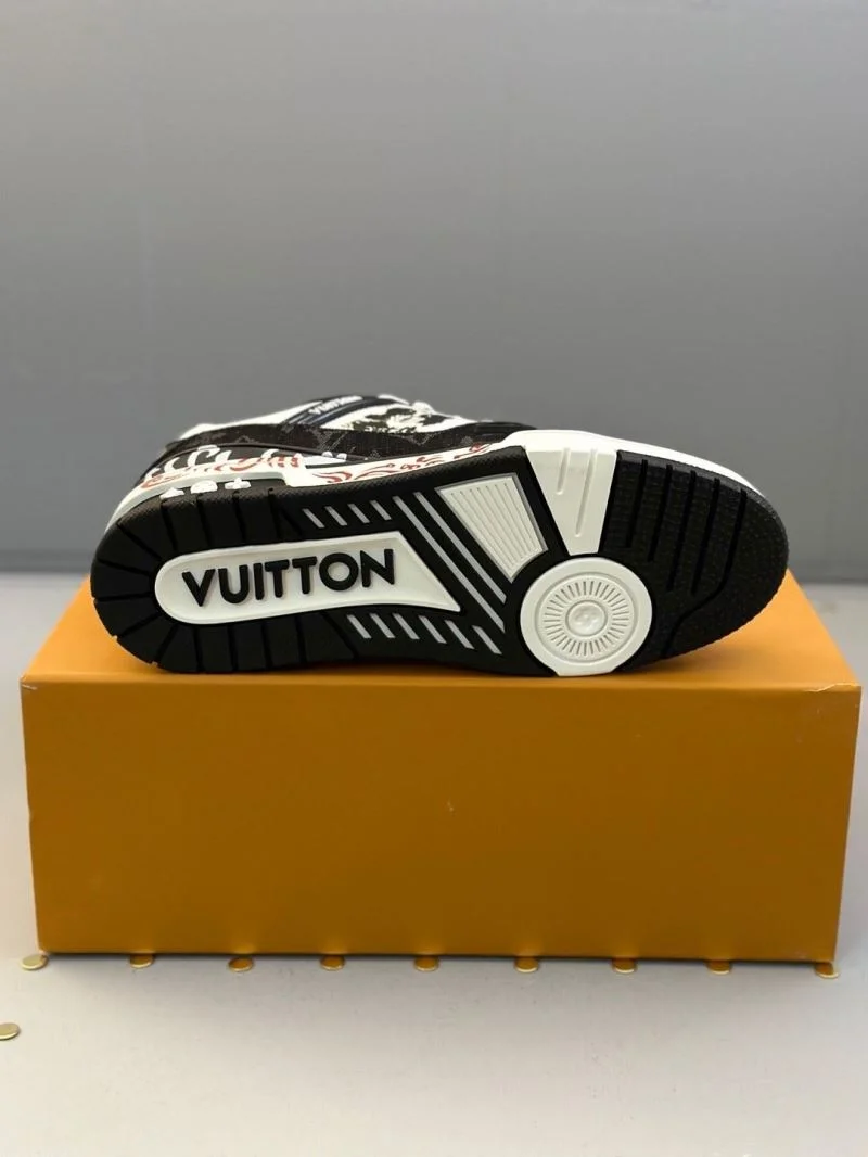 Louis Vuitton Trainer Sneaker WaterResistant 30969