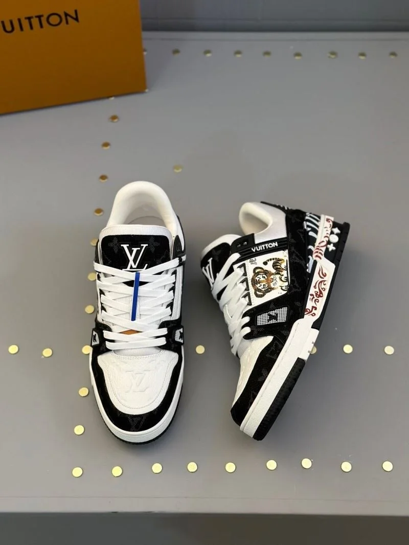 EasyMatch Louis Vuitton Trainer Sneaker 30979
