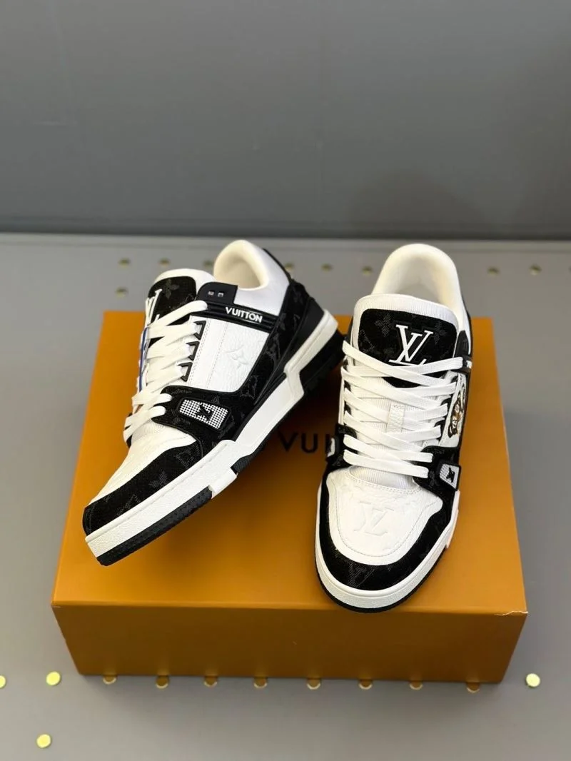EasyMatch Louis Vuitton Trainer Sneaker 30979