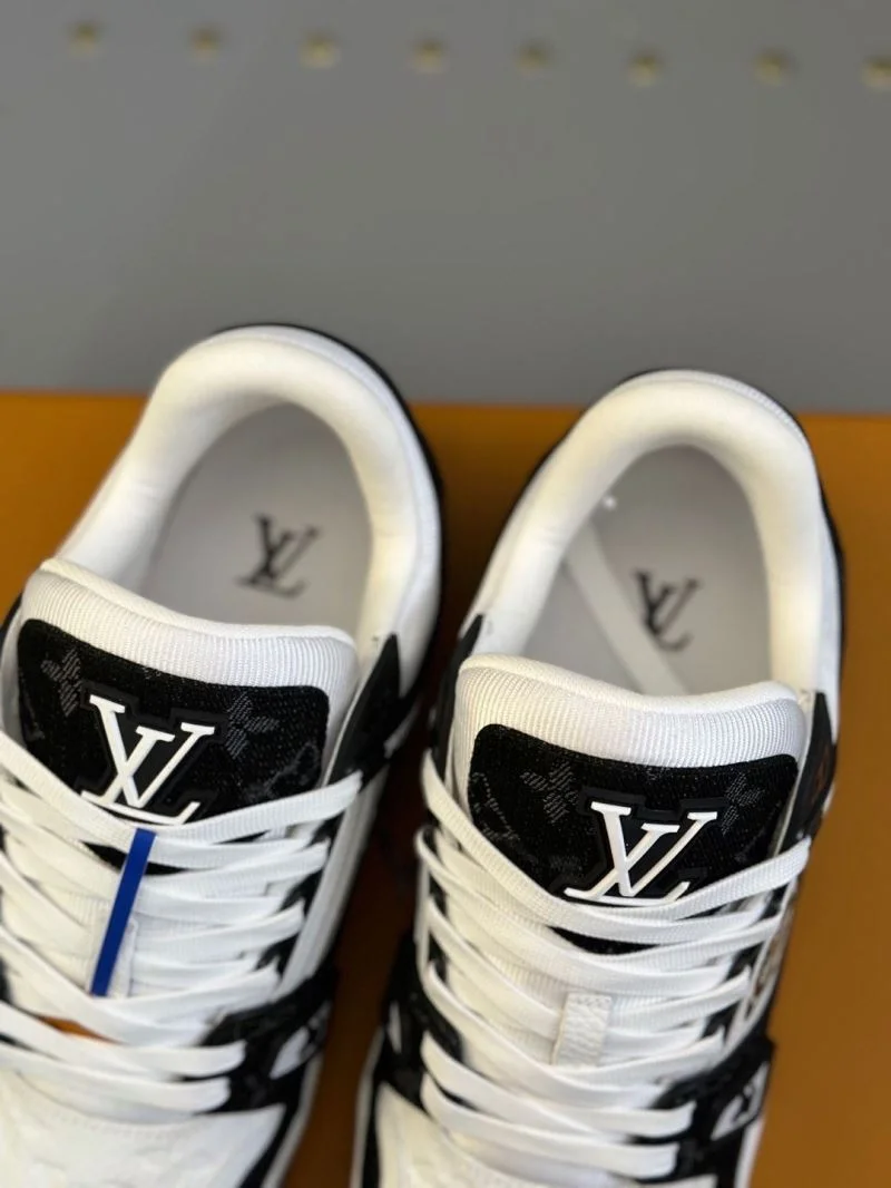 EasyMatch Louis Vuitton Trainer Sneaker 30979