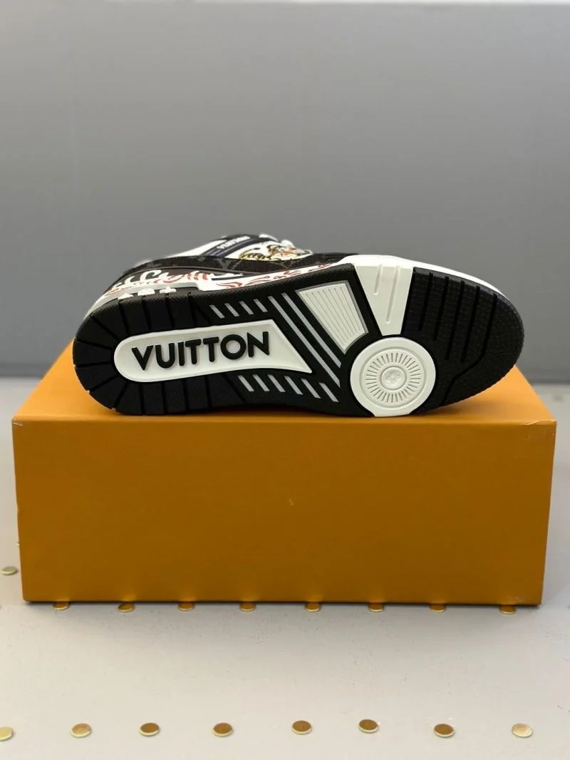 EasyMatch Louis Vuitton Trainer Sneaker 30979