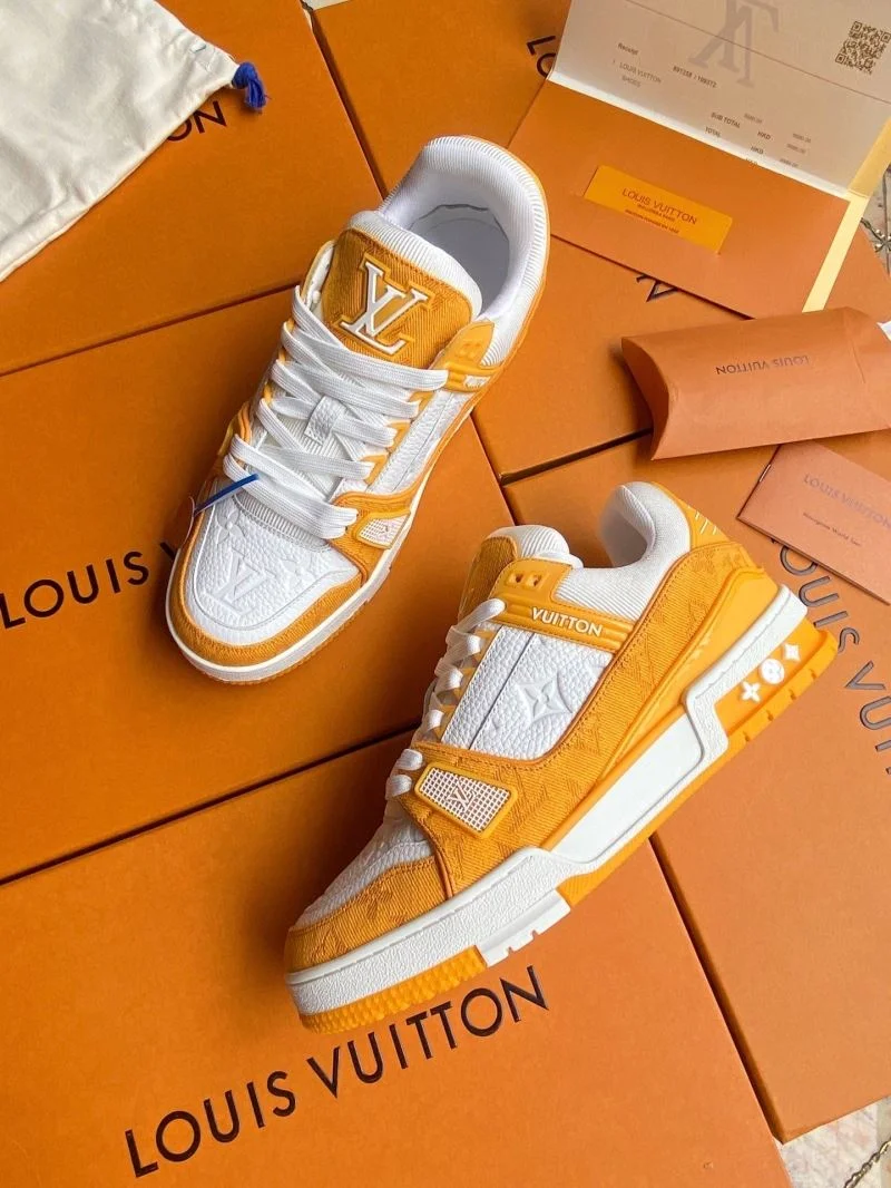 Stretchable Louis Vuitton Trainer Sneaker 30963