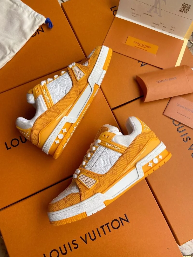 Stretchable Louis Vuitton Trainer Sneaker 30963