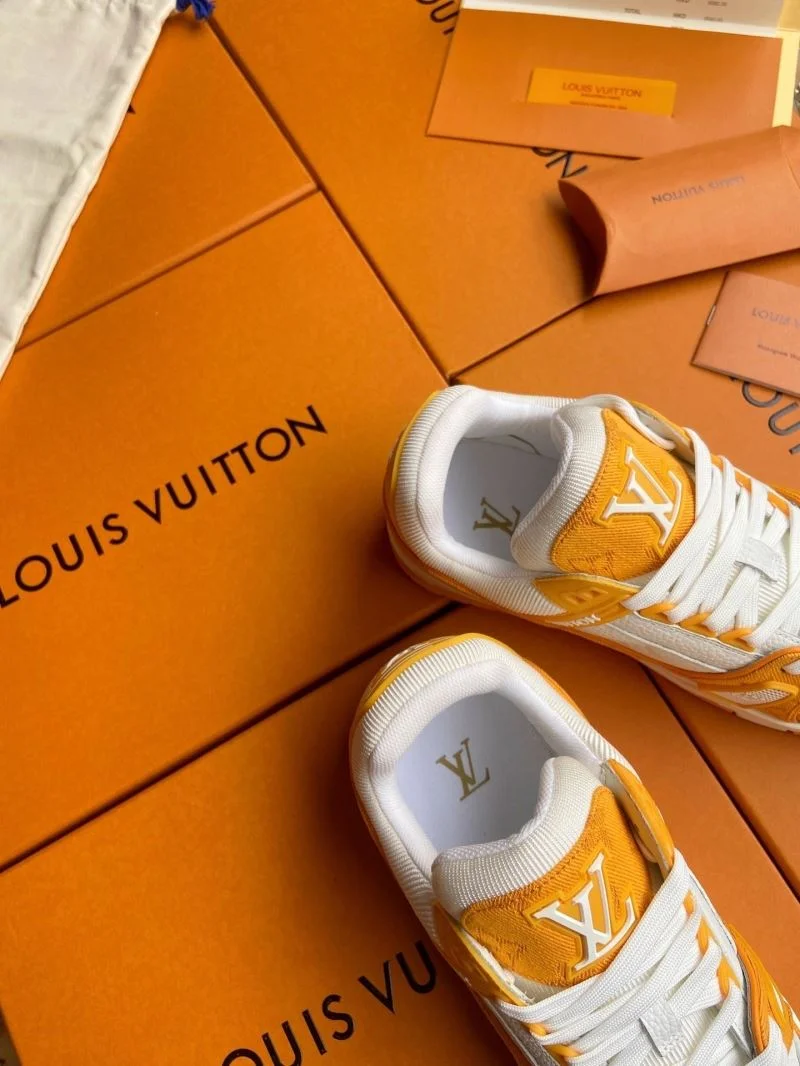 Stretchable Louis Vuitton Trainer Sneaker 30963