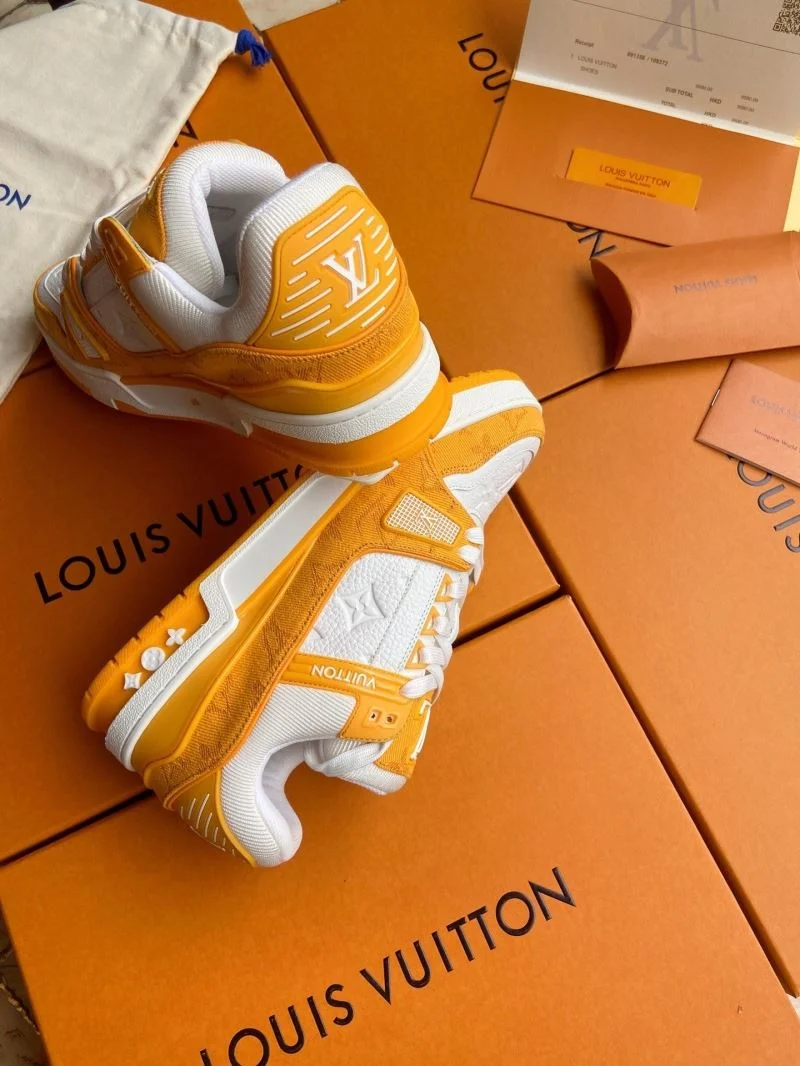 Stretchable Louis Vuitton Trainer Sneaker 30963
