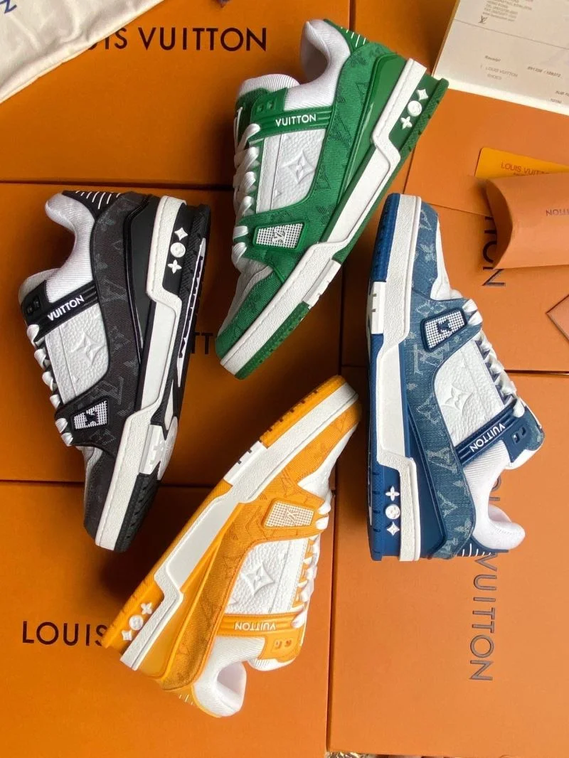 Stretchable Louis Vuitton Trainer Sneaker 30963