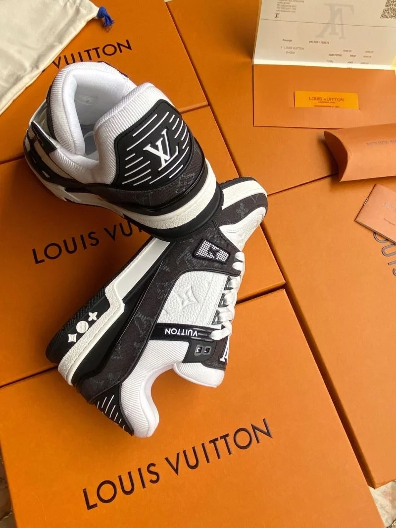Louis Vuitton Trainer Sneaker EasyCare 30947