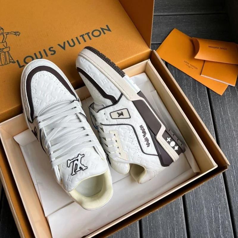 WellDesigned Louis Vuitton Trainer Sneaker 30946