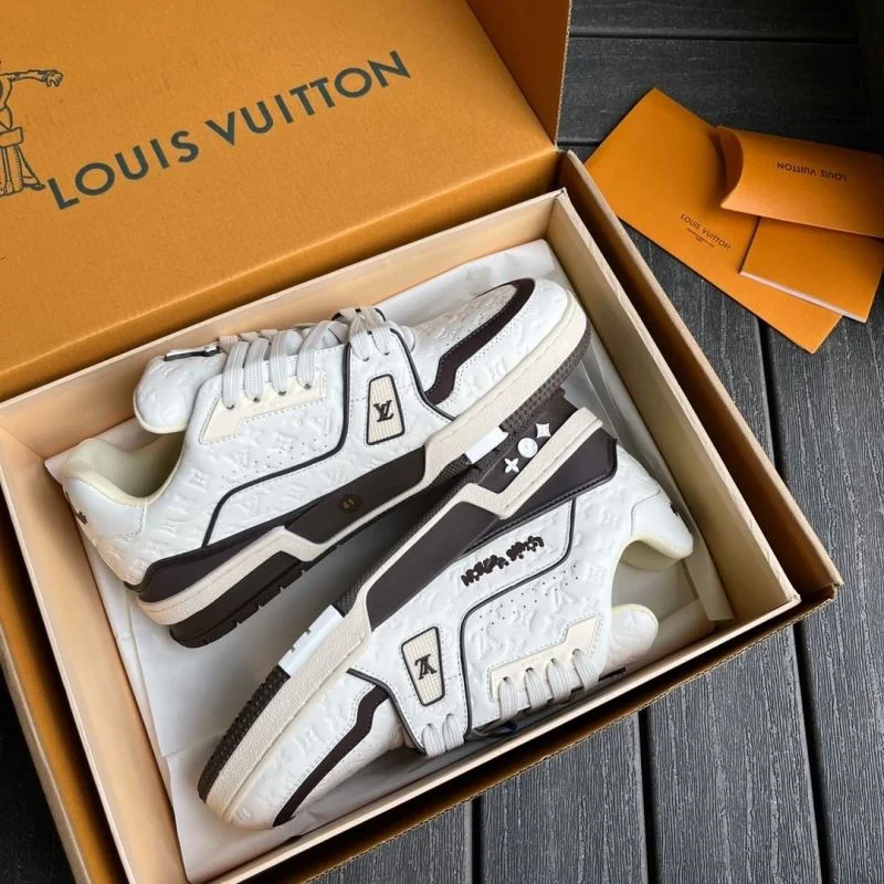 WellDesigned Louis Vuitton Trainer Sneaker 30946