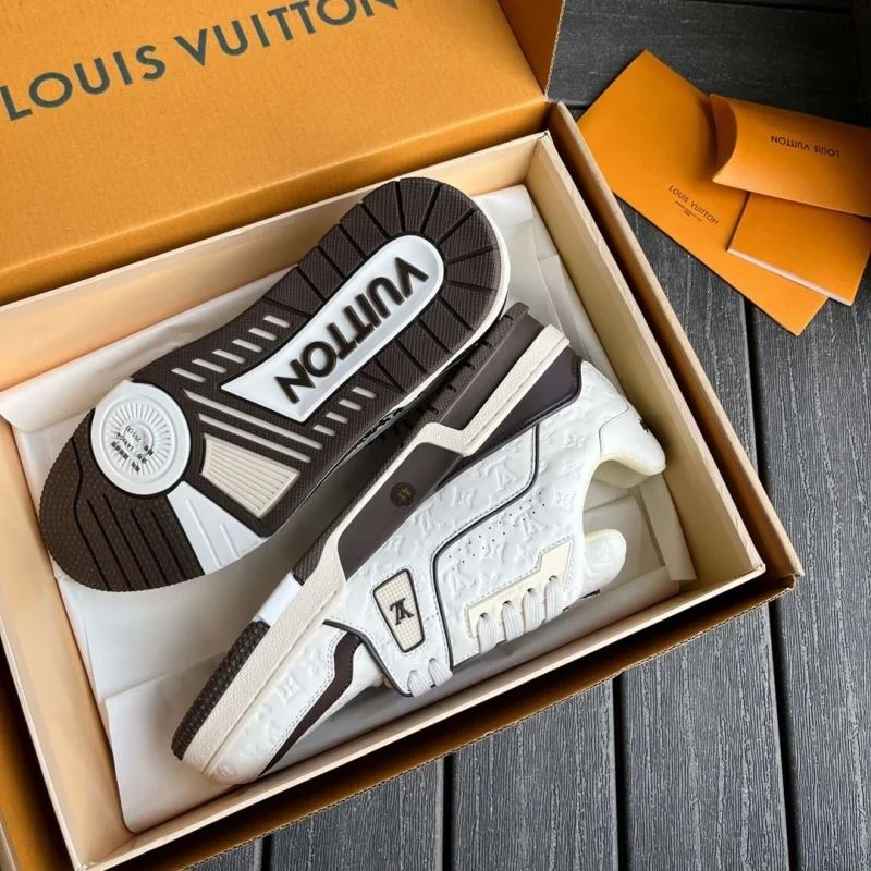 WellDesigned Louis Vuitton Trainer Sneaker 30946