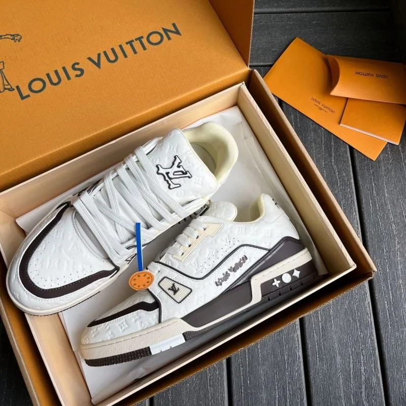 WellDesigned Louis Vuitton Trainer Sneaker 30946