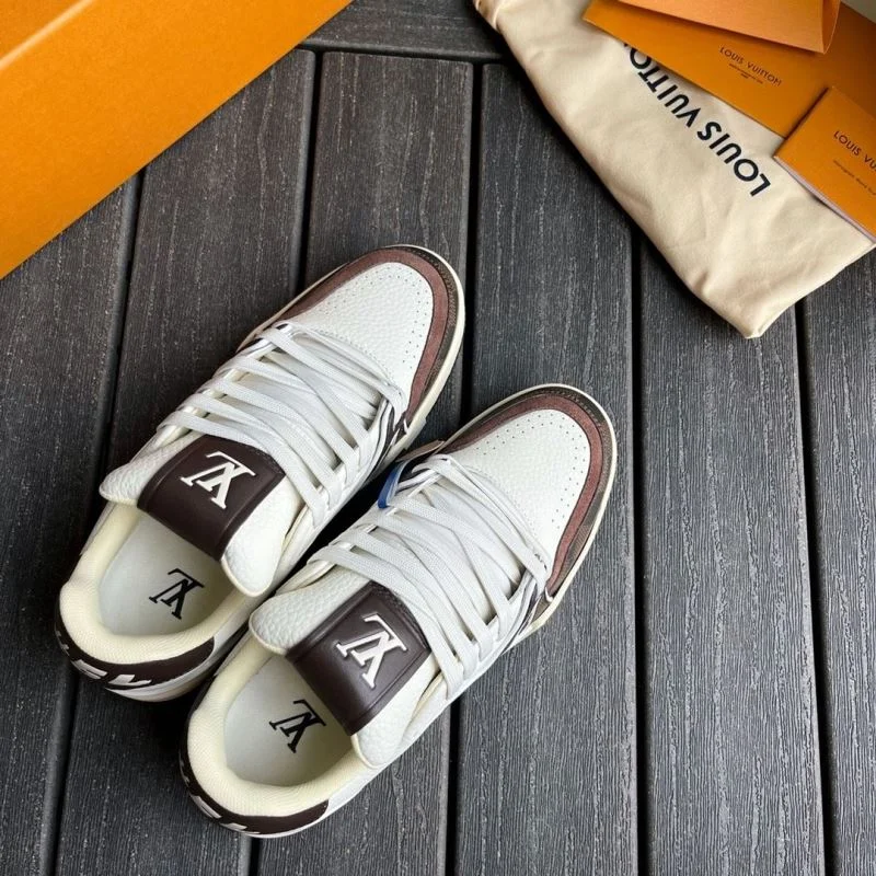 Flexible Louis Vuitton Trainer Sneaker 30945