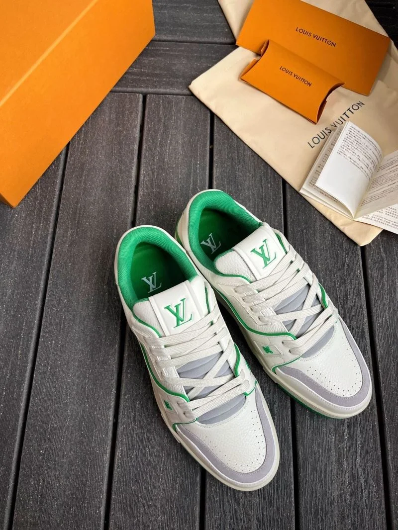 Chic Louis Vuitton Trainer Sneaker 30935