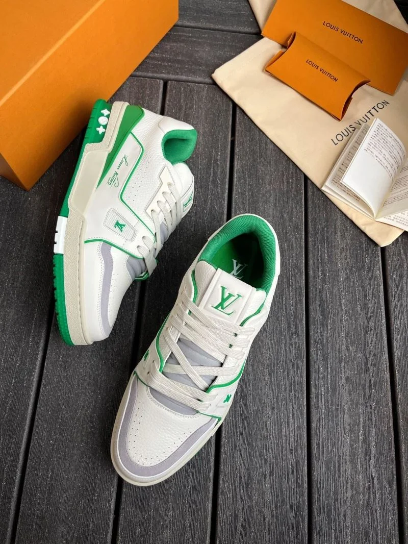 Chic Louis Vuitton Trainer Sneaker 30935