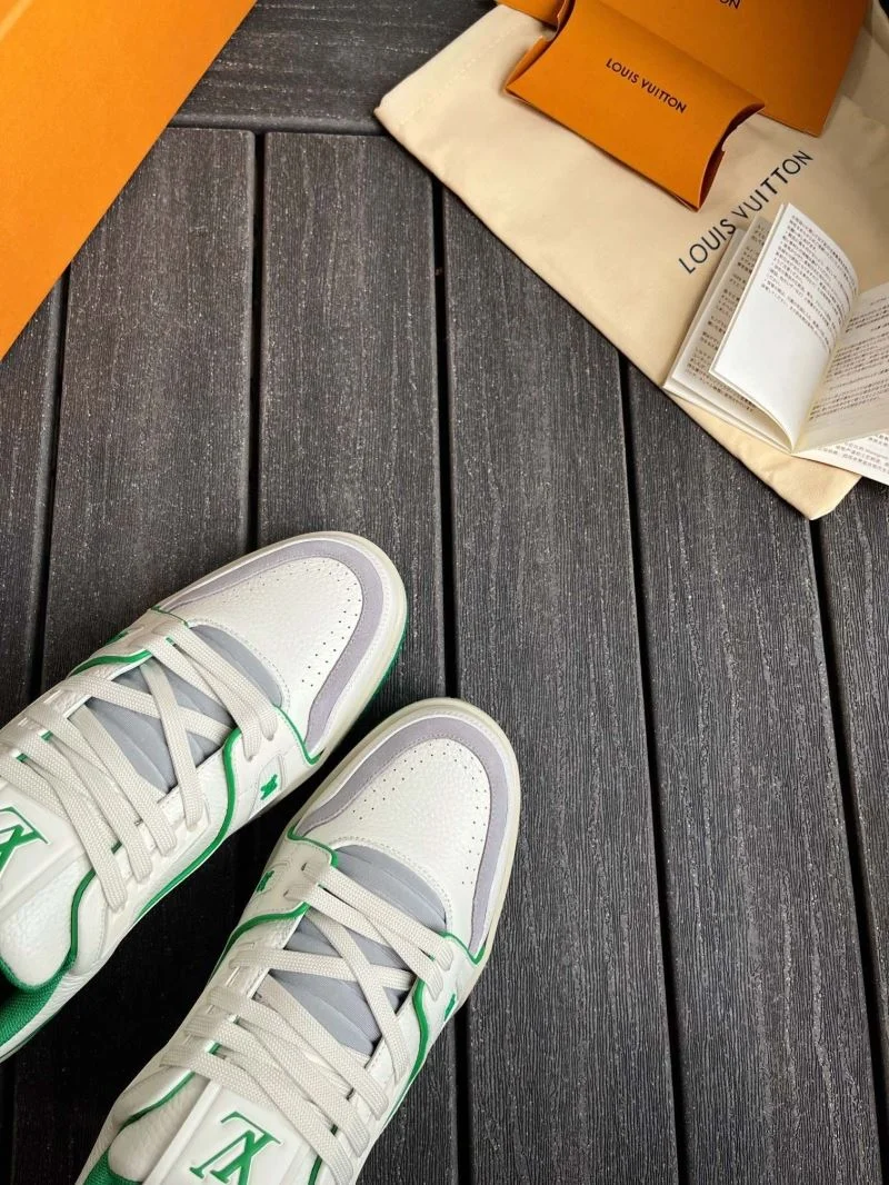 Chic Louis Vuitton Trainer Sneaker 30935