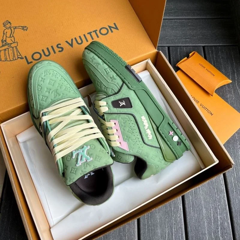 Effortless Louis Vuitton Trainer Sneaker 30938