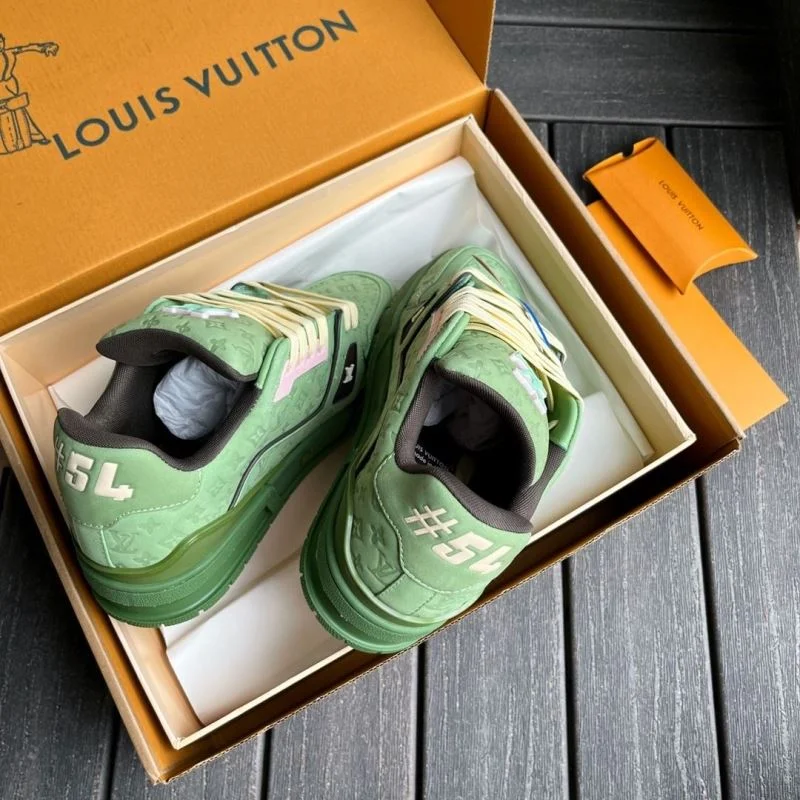 Effortless Louis Vuitton Trainer Sneaker 30938