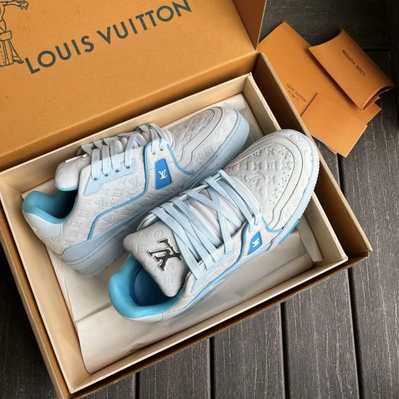 Unique Louis Vuitton Trainer Sneaker 30330