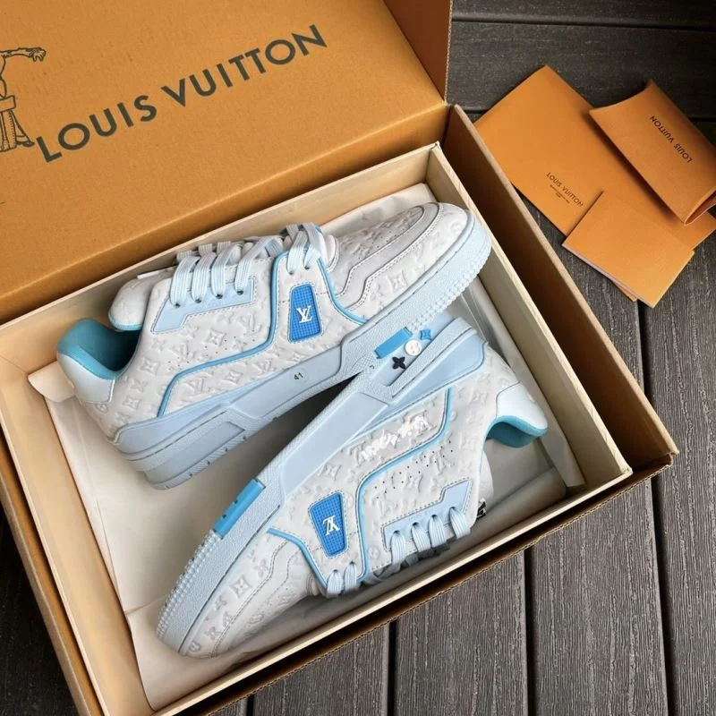Unique Louis Vuitton Trainer Sneaker 30330