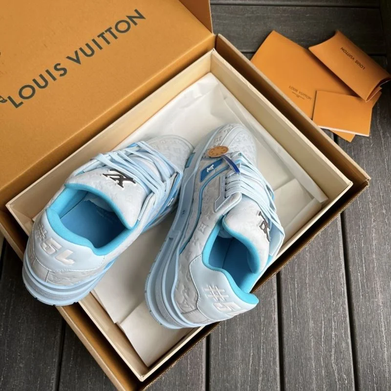 Unique Louis Vuitton Trainer Sneaker 30330