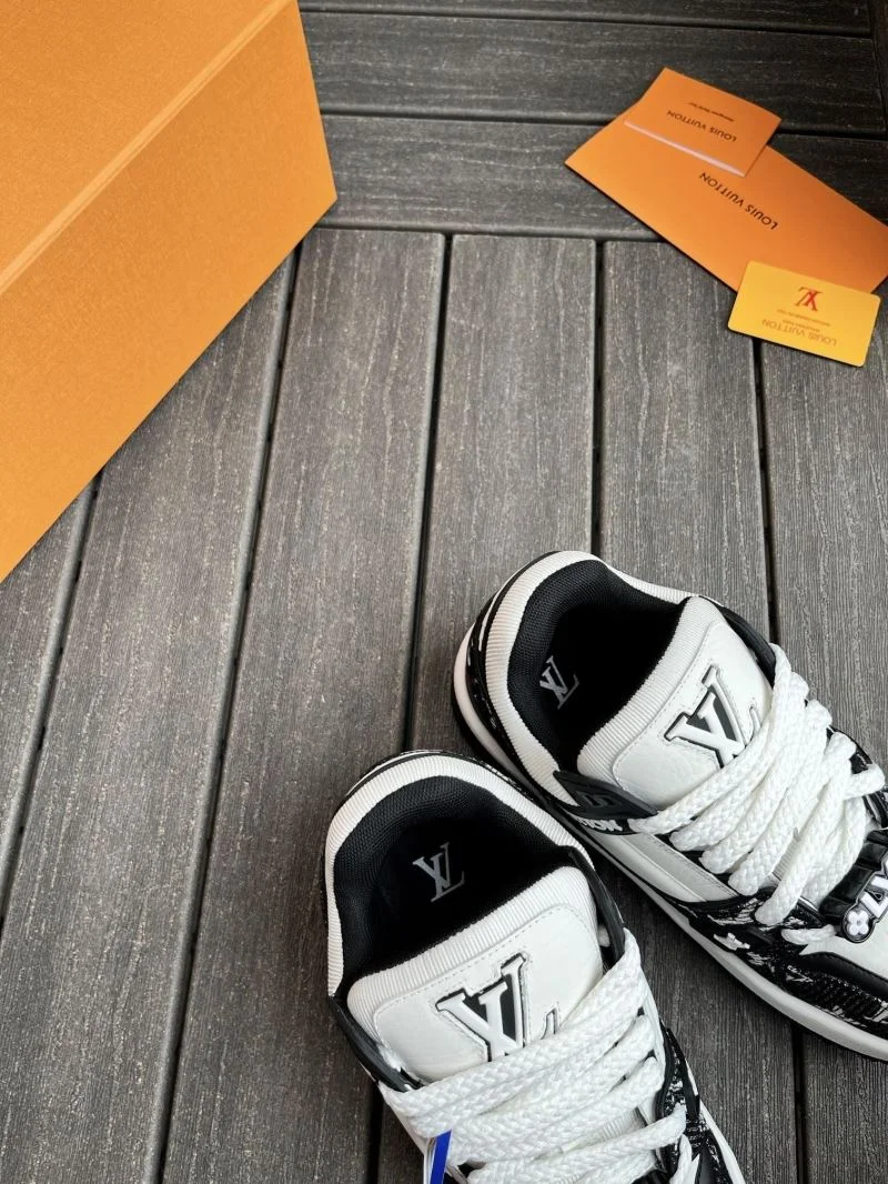 Popular Louis Vuitton Trainer Sneaker 30916