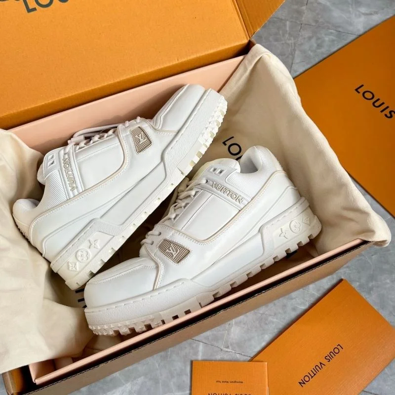 Comfortable Louis Vuitton Trainer Sneaker 30925