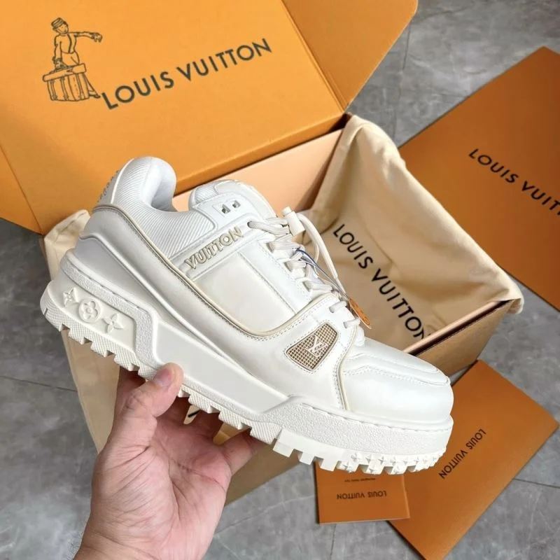 Comfortable Louis Vuitton Trainer Sneaker 30925