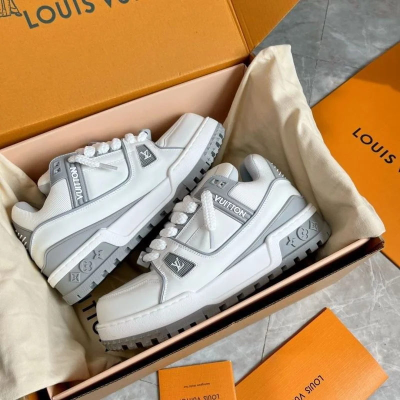 Louis Vuitton Trainer Sneaker Resilient 30939