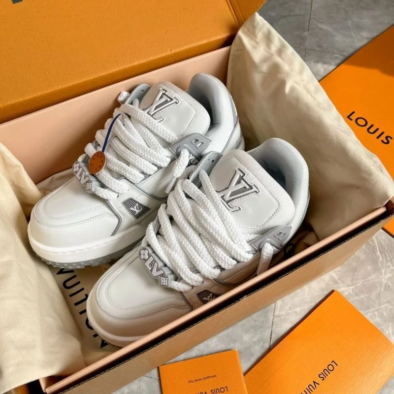 Louis Vuitton Trainer Sneaker Resilient 30939