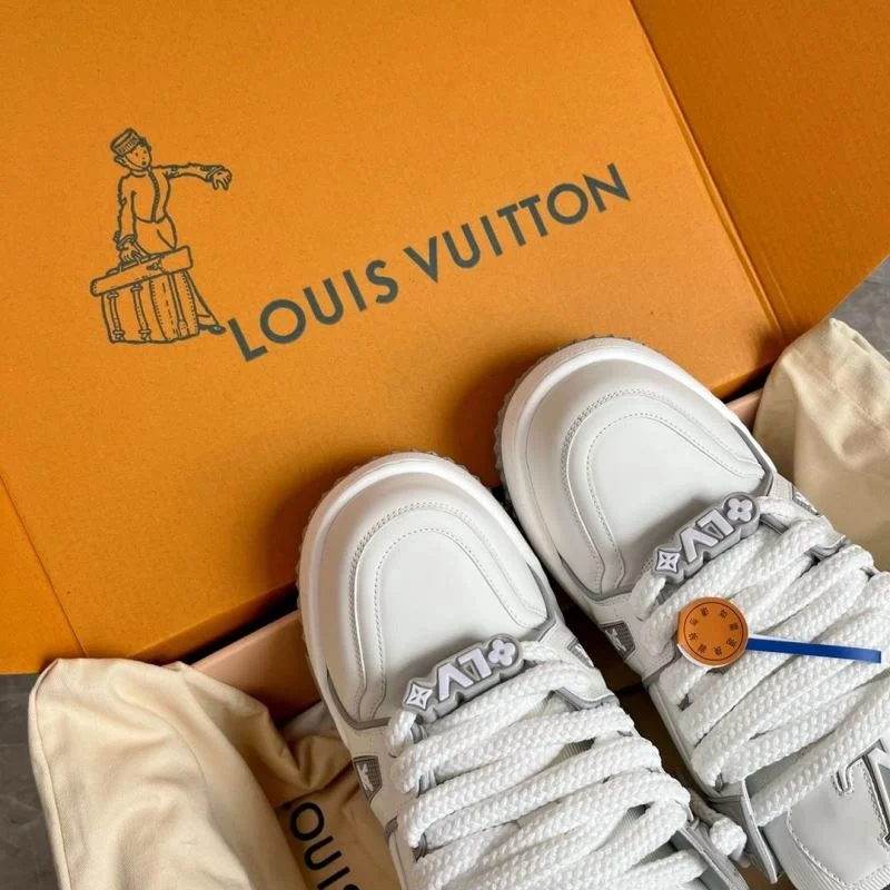 Louis Vuitton Trainer Sneaker Resilient 30939