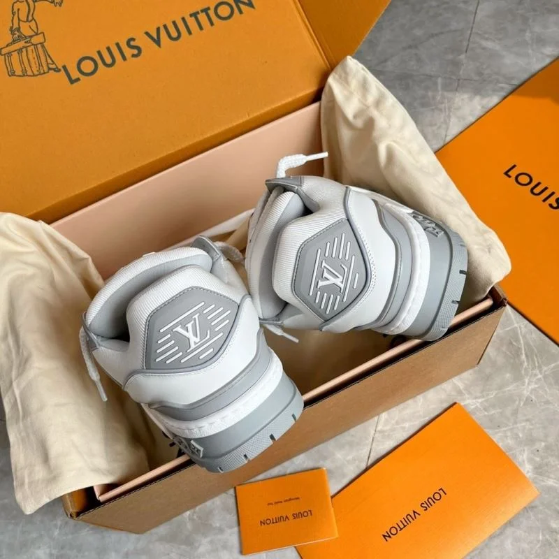 Louis Vuitton Trainer Sneaker Resilient 30939