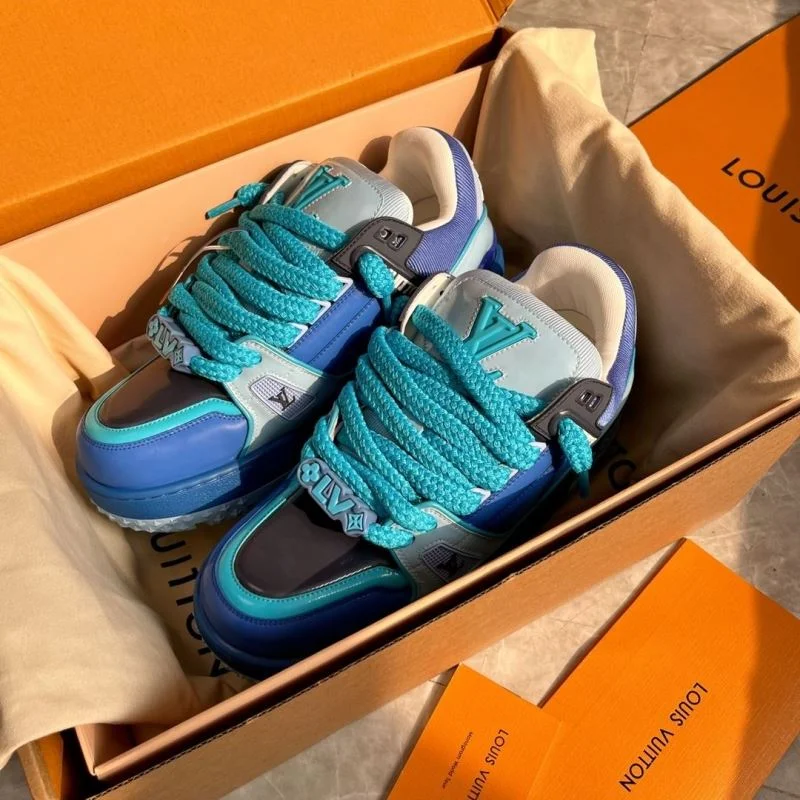 MultiPurpose Louis Vuitton Trainer Sneaker 30918