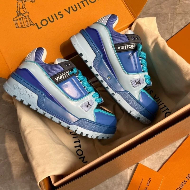 MultiPurpose Louis Vuitton Trainer Sneaker 30918