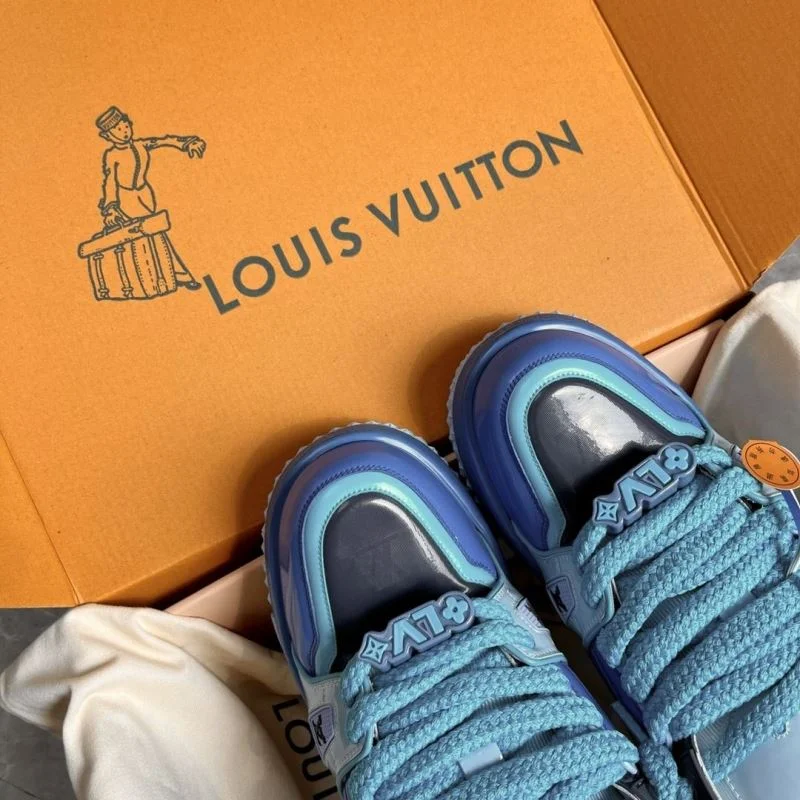 MultiPurpose Louis Vuitton Trainer Sneaker 30918