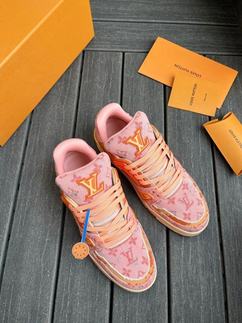 Louis Vuitton Trainer Sneaker Durable 30901