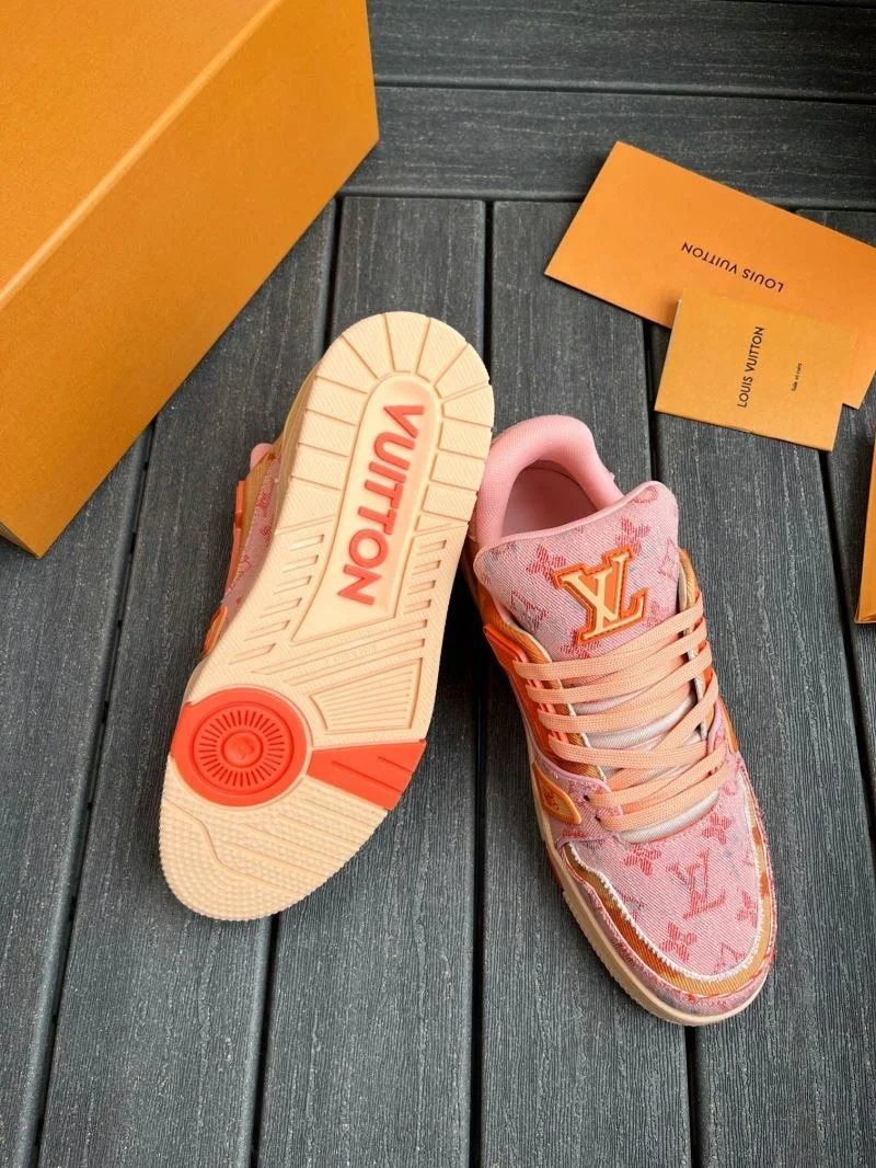Louis Vuitton Trainer Sneaker Durable 30901