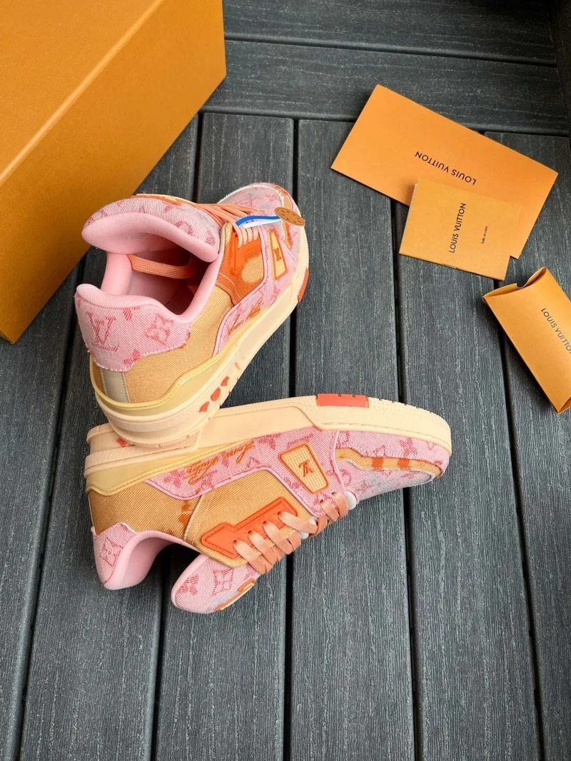 Louis Vuitton Trainer Sneaker Durable 30901