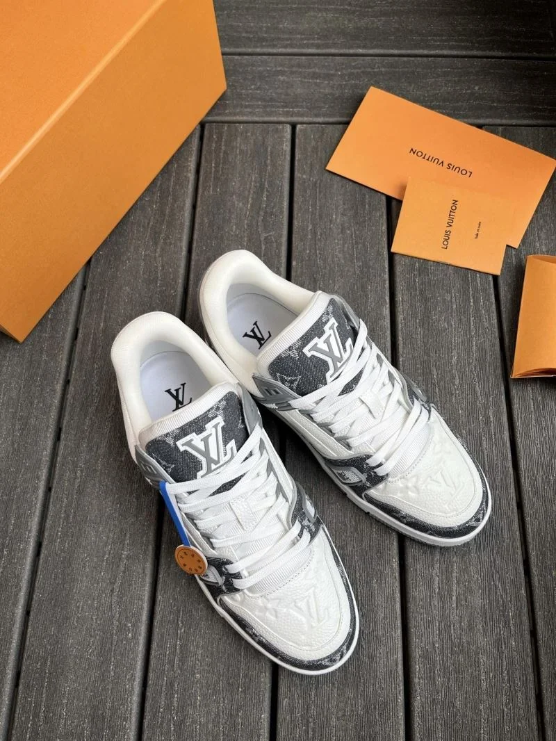 Refined Louis Vuitton Trainer Sneaker 30892