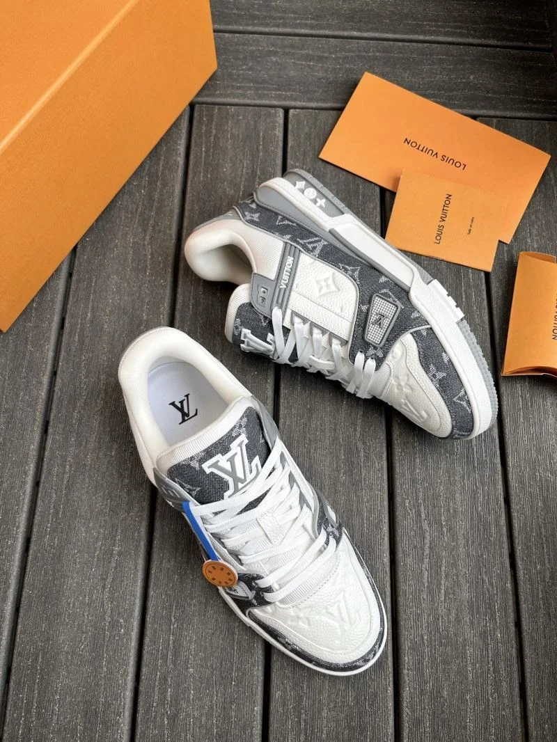Refined Louis Vuitton Trainer Sneaker 30892