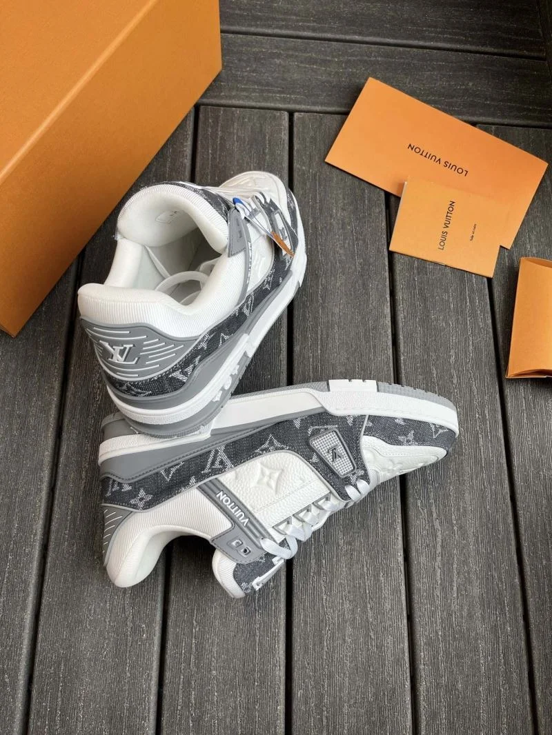 Refined Louis Vuitton Trainer Sneaker 30892